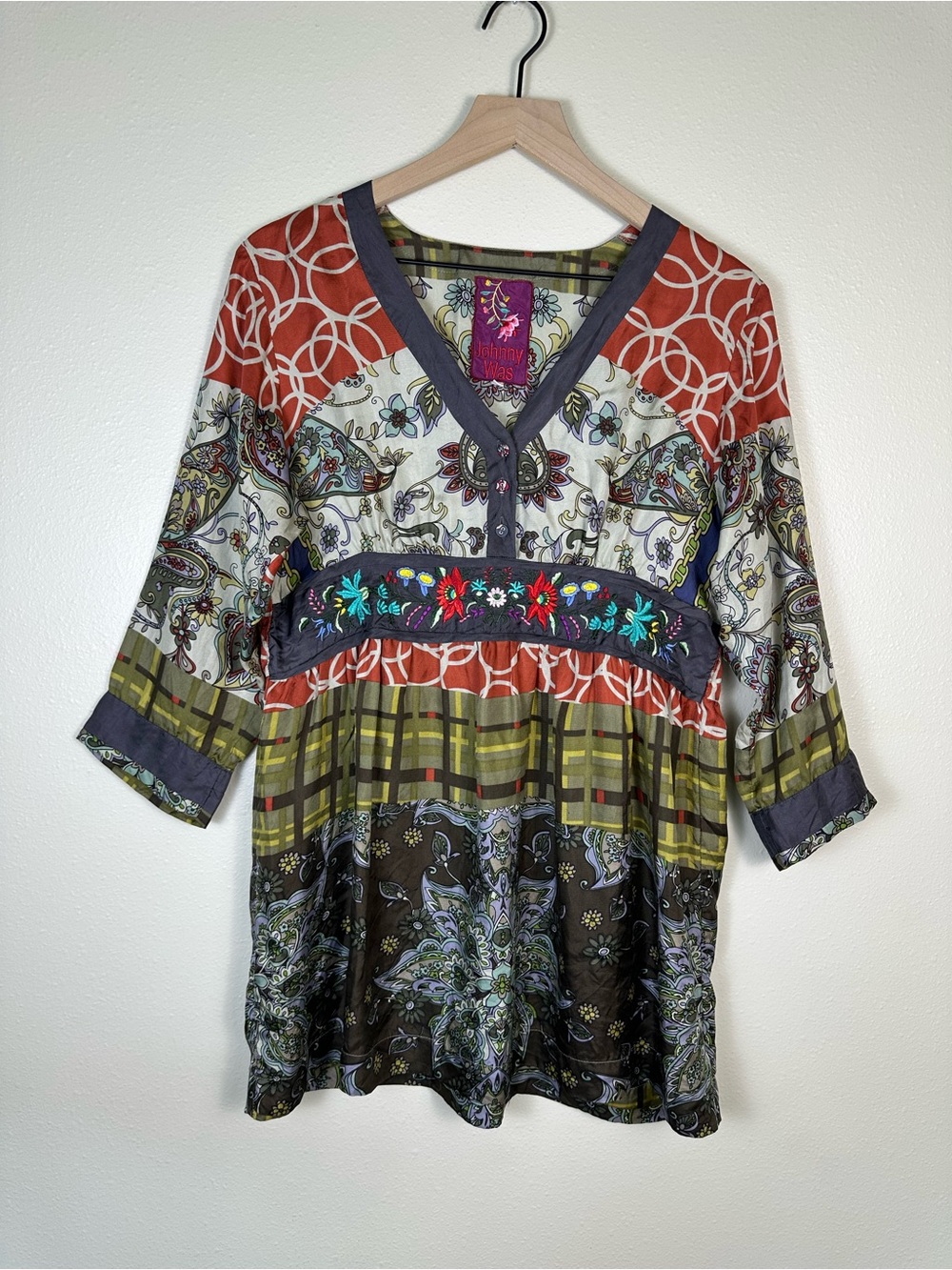 JOHNNY WAS Women Medium Boho Art Dolly 100% Silk Patchwork V-Neck Tunic Blouse